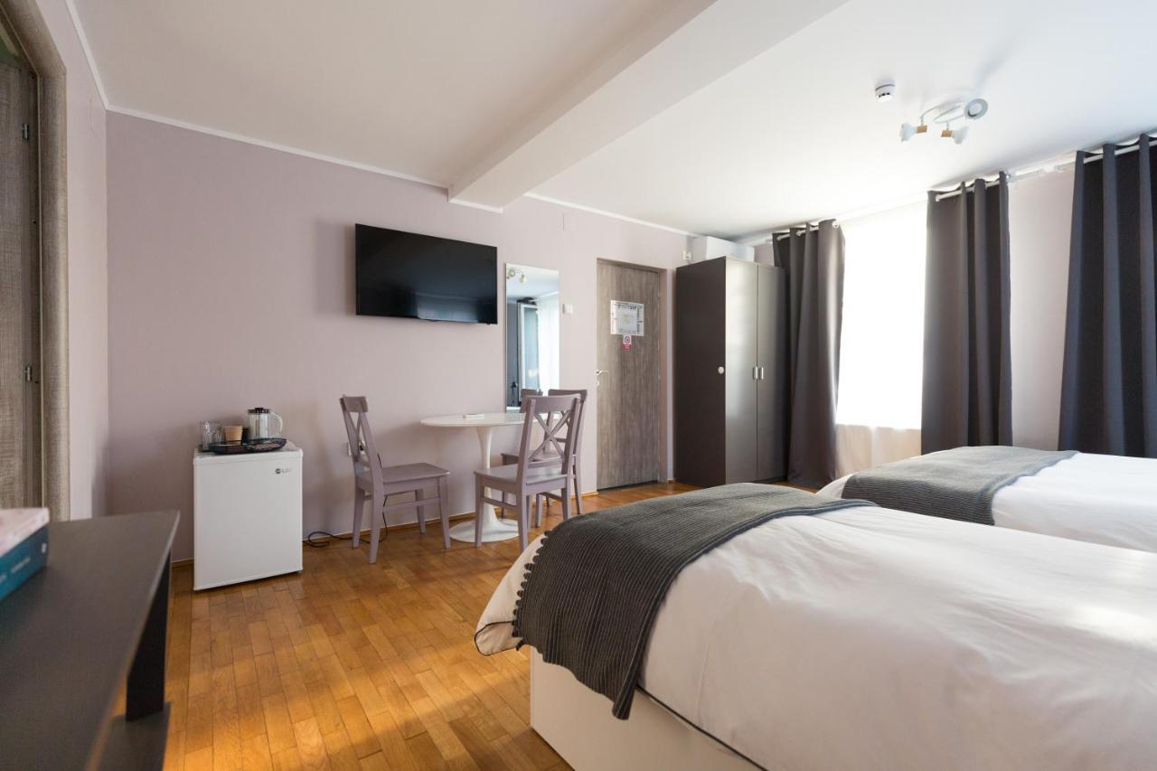Casa Ris Hotel ทาร์กู จิอู ภายนอก รูปภาพ