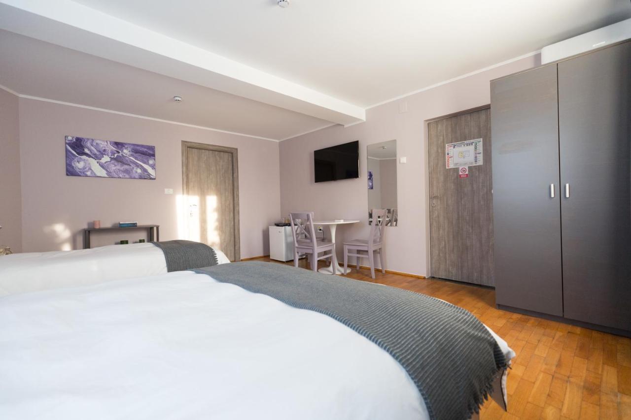 Casa Ris Hotel ทาร์กู จิอู ภายนอก รูปภาพ